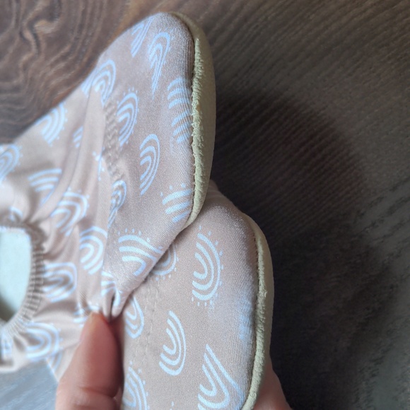 Slipstop Kids Pool Shoes/ Beach slip-ons, Caramel + White Rainbows Water shoe - Picture 9 of 9